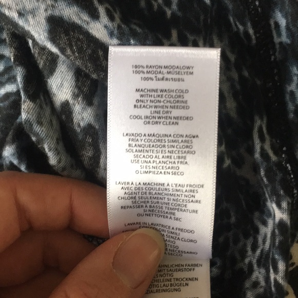 SALE NWT Michael Kors Top - Picture 4 of 5